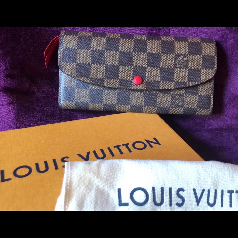 Emily wallet used in almost new condition